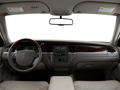 2011 Lincoln Town Car Signature Limited