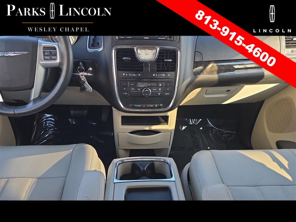 2013 Chrysler Town & Country Touring