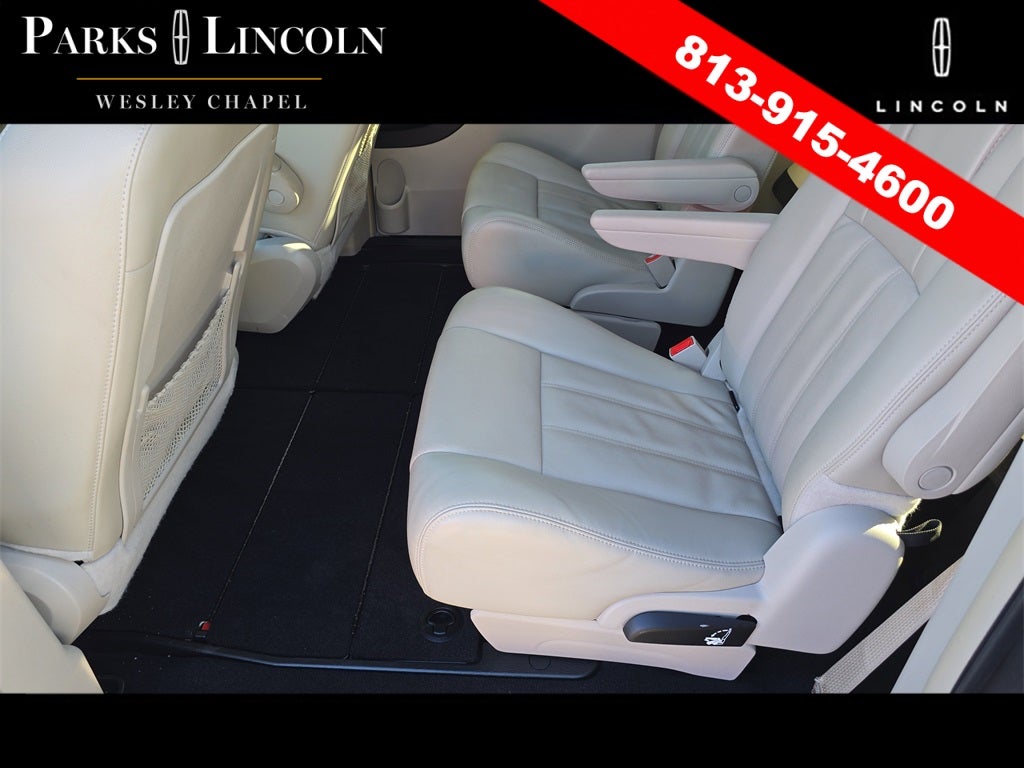 2013 Chrysler Town & Country Touring