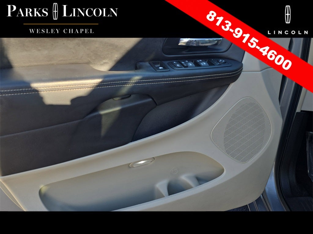 2013 Chrysler Town & Country Touring