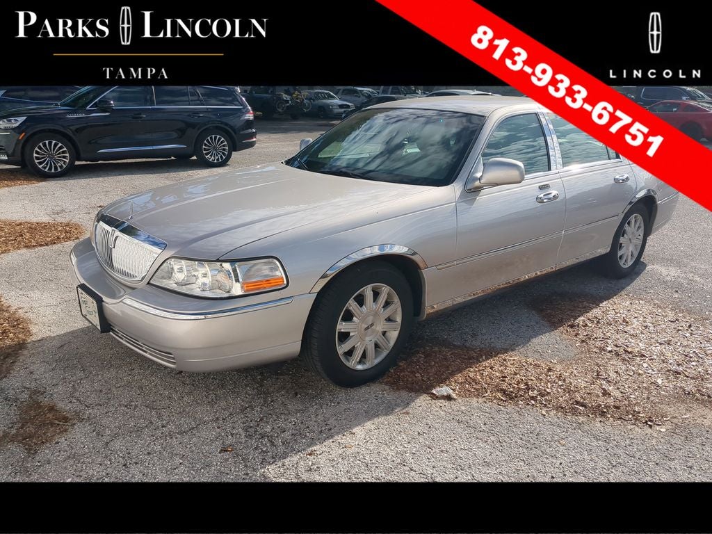 2011 Lincoln Town Car Signature Limited