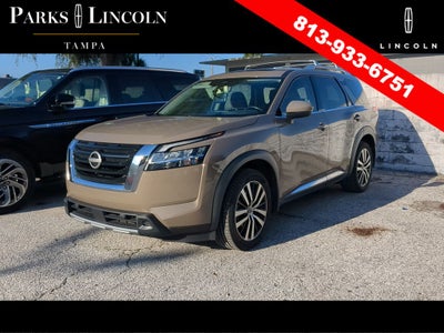 2023 Nissan Pathfinder Platinum