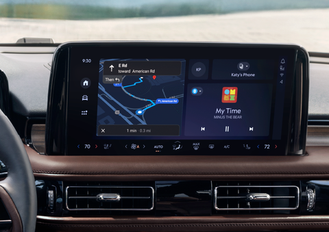 The 13.2-inch LCD touchscreen is showcased. | Parks Lincoln of Wesley Chapel in Wesley Chapel FL