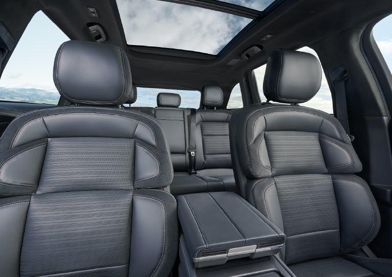 The spacious second row and available panoramic Vista Roof® is shown. | Parks Lincoln of Wesley Chapel in Wesley Chapel FL