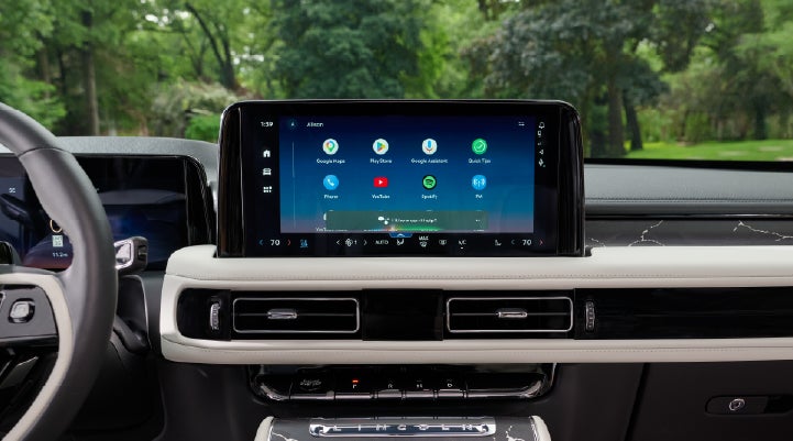 The center touchscreen inside a 2027 Lincoln Aviator® Black Label™ SUV | Parks Lincoln of Wesley Chapel in Wesley Chapel FL