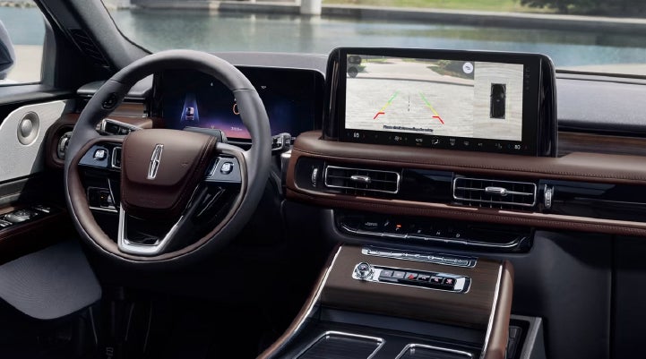 The backup camera of the 2027 Lincoln Aviator® SUV is displayed on screen. | Parks Lincoln of Wesley Chapel in Wesley Chapel FL